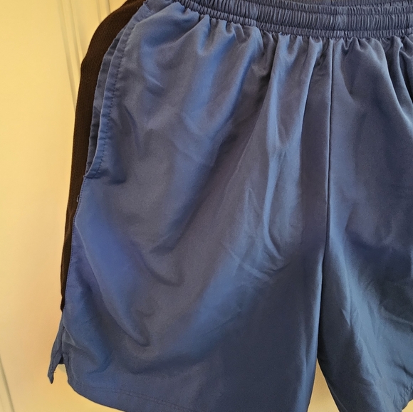 Used Medium Men's Blue Nike Dri-Fit Shorts - Picture 3 of 16